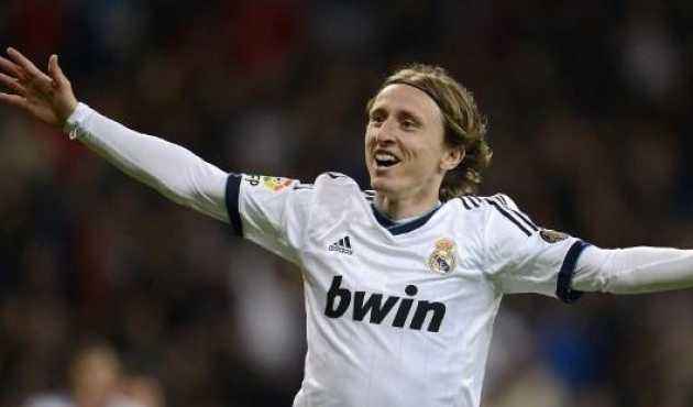 国足友谊赛战胜韩国展现新阵容