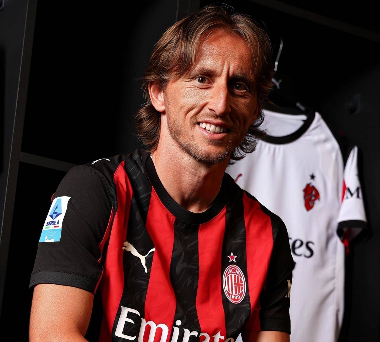 尤尔曼德：多特是顶级球队；格里马尔多可以胜任多个位置